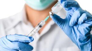 vaccino farmaco iniettabile