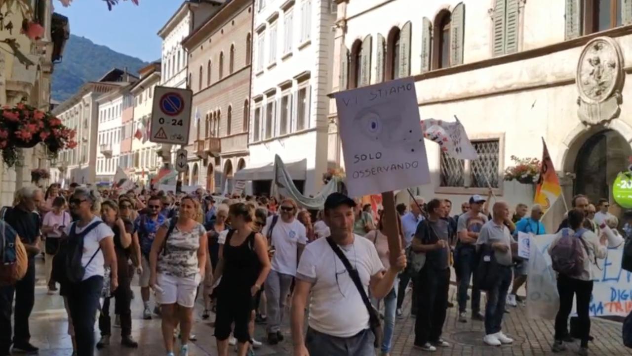 Trieste manifestazione contro le smart city - settembre 2023 videosorveglianza