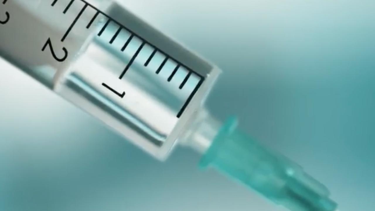 iniezione vaccinazione