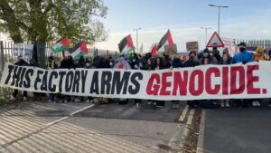 Manifestazione contro il genocidio a Gaza che ha bloccato una fabbrica di armi a Rochester, nel Kent - 10 novene 2023