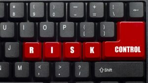 Risk Control chiusura Internet controllo censura rischi