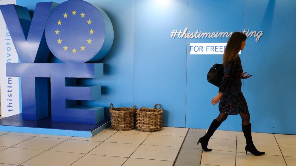 Elezioni UE - Bruxelles, Belgio. 24 maggio 2019. Un'area di campagna per incoraggiare i cittadini dell'UE a votare alle elezioni del Parlamento europeo in mostra vicino al Parlamento europeo.