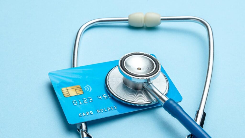 debiti carta di credito debiti cure mediche stetoscopio