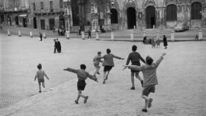 Henri Cartier-Bresson, Incoronazione di Giovanni XXIII, Città del Vaticano, 1958 © Fondazione Henri Cartier-Bresson / Magnum Photos